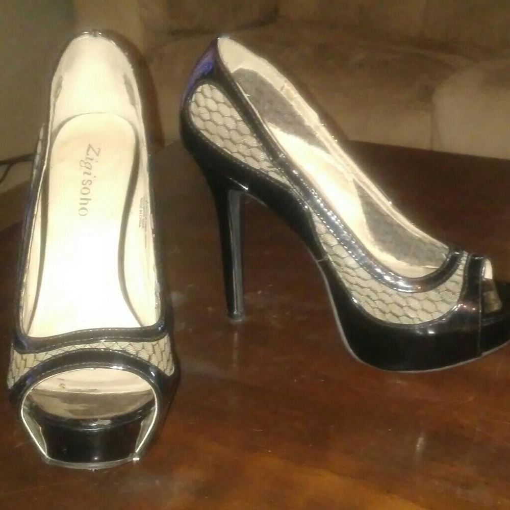 Size 6.5 Zigisoho heels